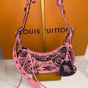 Le Cagole Graffiti Giant Studs Shoulder Bag Pink Balenciaga